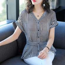 Summer 2019 new Korean version of the V-neck striped shirt bat sleeves cover belly shirt temperament chiffon shirt female short sleeve