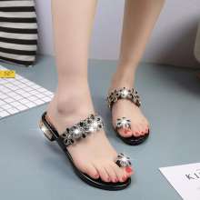 Sandals female 2019 new summer Korean version of the toe set diamond rhinestones slippers women's non-slip thick slippers (shoes 31)