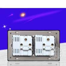 With switch two British socket 13A square feet Hong Kong stainless steel square hole British standard British standard with 4 dual USB socket