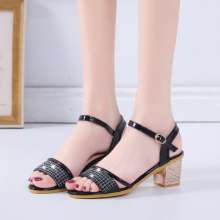 2019 summer new Korean version with solid color thick heel with fashion wild sandals (shoes 62)