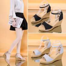 2019 summer new thick-soled sandals Korean version of the wild women's shoes European station slope with a buckle high heels women's shoes (shoes 63)