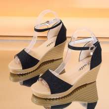 2019 summer new thick-soled sandals Korean version of the wild women's shoes European station slope with a buckle high heels women's shoes (shoes 63)