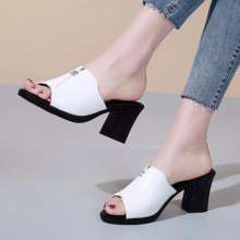 High-heeled sandals and slippers ladies summer 2019 new wear fashion thick with the wild Korean women's shoes (shoes 75)