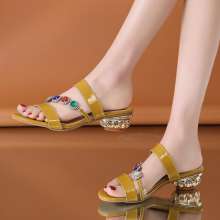 2019 new summer rhinestone sandals and slippers women wear middle with thick with a word slippers open toe slippers (shoes 93)