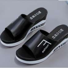 Summer Korean version of the new wedge with slippers thick bottom word drag fashion wild sandals (shoes 107)