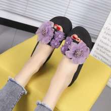 2019 fashion wear a word drag female summer Korean version of the flower flat bottom wild beach shoes seaside slope with thick bottom non-slip sandals (shoes 112)