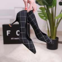 2018 new plaid single shoes stiletto shallow mouth high heels Korean fashion comfortable wild student shoes tide i061 (shoes 132)