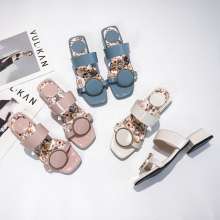 2019 new sandals female summer fashion in the low-heeled outside wearing a word drag (shoes 137)