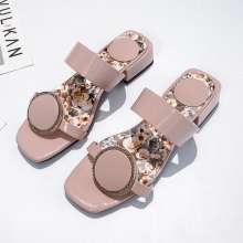 2019 new sandals female summer fashion in the low-heeled outside wearing a word drag (shoes 137)