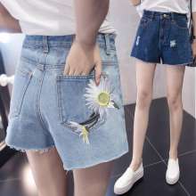 2019 spring and summer flower embroidery jeans raw edge worn high waist light color slim hot pants female shorts female (Pants 24)