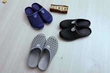 Casual couple hole home shoes men summer new baotou breathable shoes lazy slippery sandals sandals beach male