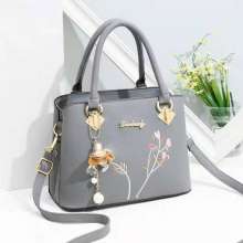 New mother bag female large capacity shoulder Messenger bag Europe and the United States atmospheric embroidery handbag j704 (bag 54)