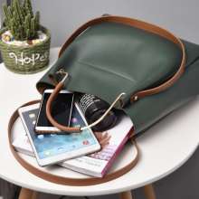 2018 new women's bag Korean fashion explosions handbags handbags shoulder slung bag retro big bag i132 (bag 66)