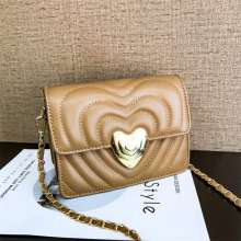Special chic small bag female 2019 new personality love single shoulder small square bag winter Korean version of the chain wild Messenger (bag 68)