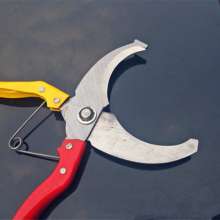 Supply double-color handle fruit tree ring cutting scissors. Scissors. Ring cutter. Ring cutting. Ring stripping. Cut bark scissors
