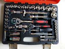 Wholesale 61 pieces of auto repair machine repair kits. Automobile tool manufacturers have a large number of direct sales