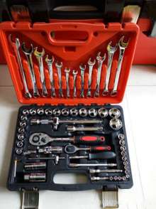 Wholesale 61 pieces of auto repair machine repair kits. Automobile tool manufacturers have a large number of direct sales