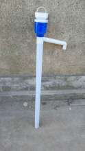 Wholesale plastic oil pumping. Manual oil pumping. The factory direct sales volume is large favorably. Oil pump