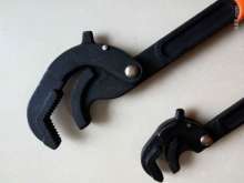 Supply 14-60 multi-function universal wrench. Large open-end wrench. Multifunctional pipe wrench. Factory direct sales