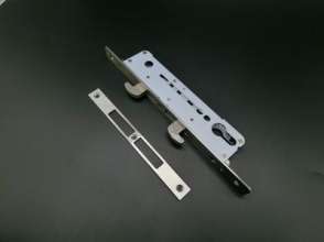 Spot wholesale new door and window transmission box / swing door lock body / 30-point double hook / precision cast double hook lock box