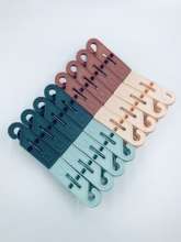 The new multifunctional clothes-drying plastic wind-proof drying clip strong non-slip clothes clip drying socks underwear small clip