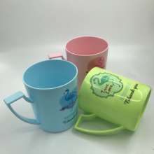 Our new fashion cartoon wash cups, home men and women couples brushing cups, home travel wash and brushing cups