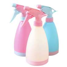 Spot candy color small watering can gardening cleaning hand-pinch watering watering can plastic small watering can watering bottle sprayer