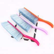 Factory direct long-handled cleaning brush sweeping bed brush sofa coat brush hand sweep plastic bed brush manufacturer