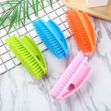 Candy-colored iron-shaped laundry brush Soft-bristed shoe brush Simple Japanese-style cleaning brush Multifunctional plastic brush with handle