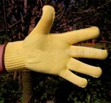 High temperature resistant gloves, reinforced with aramid tiger mouth. Short-sleeved heat-insulating gloves, grade 5 automotive glass cut and cut resistant. Gloves. Cut resistant gloves