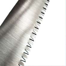 The source manufacturer's wooden handle garden saw uses a 65 manganese steel saw blade with a thickness of 1.2 after a plane drawing and the brightness is like a mirror.