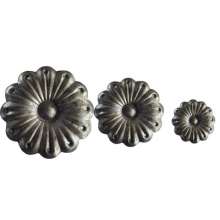 Wrought iron round flower leaf accessories stamping flower pieces sun flower round leaf iron art decorative round flower leaf factory direct sales