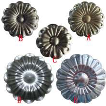 Wrought iron round flower leaf accessories stamping flower pieces sun flower round leaf iron art decorative round flower leaf factory direct sales