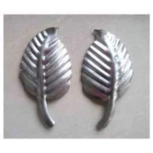 Wrought iron stamping flowers, leaves, iron flowers, wrought iron gates, fences, and other decorative leaves