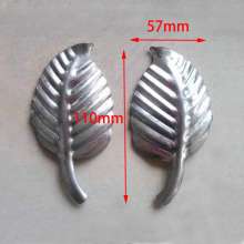 Wrought iron stamping flowers, leaves, iron flowers, wrought iron gates, fences, and other decorative leaves