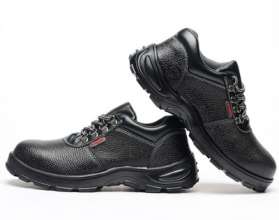 Spot labor insurance shoes. Protective shoes. Safety shoes anti-smashing and anti-piercing. Non-slip, oil-resistant and wear-resistant wholesale work shoes