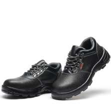 Spot labor insurance shoes. Protective shoes. Safety shoes anti-smashing and anti-piercing. Non-slip, oil-resistant and wear-resistant wholesale work shoes