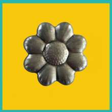 Iron accessories 70mm sunflower sunflower round leaf stamping small parts fence guardrail door and window decoration factory direct sales