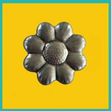 Iron accessories 70mm sunflower sunflower round leaf stamping small parts fence guardrail door and window decoration factory direct sales