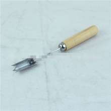 Factory price direct sale Jinhong wooden handle three-pronged pineapple pick multifunctional fruit eye shovel eye peeling tool