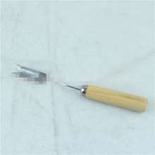 Factory price direct sale Jinhong wooden handle three-pronged pineapple pick multifunctional fruit eye shovel eye peeling tool