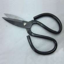 Supply of large wide-mouth household scissors, cloth, thread, and paper-cutting tools