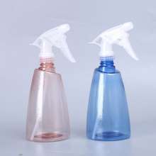 Frosted small watering can. Flower-growing tools, plastic watering sprayer, water bottle, watering can, hand-pressing succulent watering can