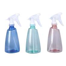 Frosted small watering can. Flower-growing tools, plastic watering sprayer, water bottle, watering can, hand-pressing succulent watering can