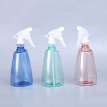 Frosted small watering can. Flower-growing tools, plastic watering sprayer, water bottle, watering can, hand-pressing succulent watering can