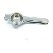 Manual lemon juicer. Stainless steel lemon clip. Lemon orange juice press. Kitchen Gadgets Fruit Juicing