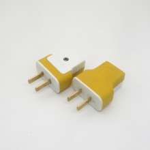 The second-generation 1.6-thickness one-piece copper piece two-pole plug one-piece plastic-covered power supply rotary plug