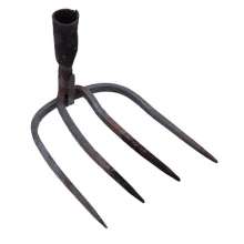 Forged four-tooth harrow head. A long-handled four-tooth harrow nail turning rake. Rake for land reclamation for agriculture. The square tooth model is about 3.5 catties