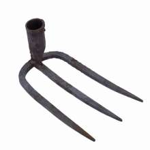 Lijin spring steel forged three-tooth nail rake. Rake. Outdoor farm rake. Wasteland planting rake