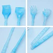 Multifunctional without asking anyone to scratch. Hangable scratching rake scratching scratcher. Old Man Le. Tickle. Tickle
